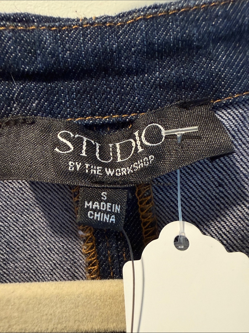 NWT Sleeveless Dark Blue Denim Button-Front Top - Picture 2 of 4